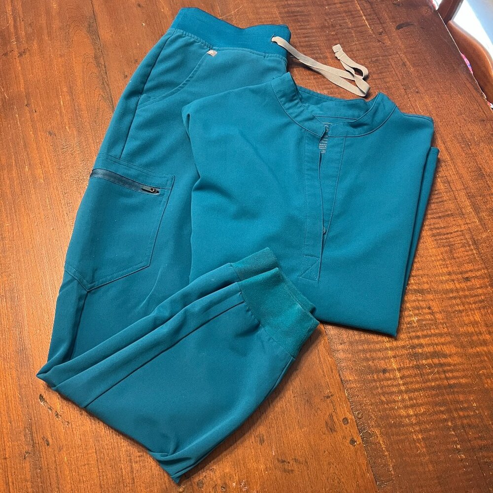 FIGS Pacific Blue Scrub Set (M/S)